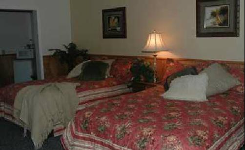 Maple Tree Inn - Whitehall - Bed