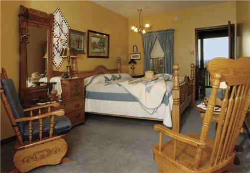 Miller Haus Bed & Breakfast - Millersburg - Bedroom