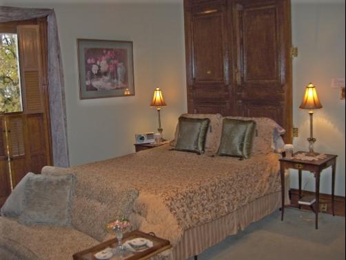 Ruddick-Nugent House - Columbus - Bedroom