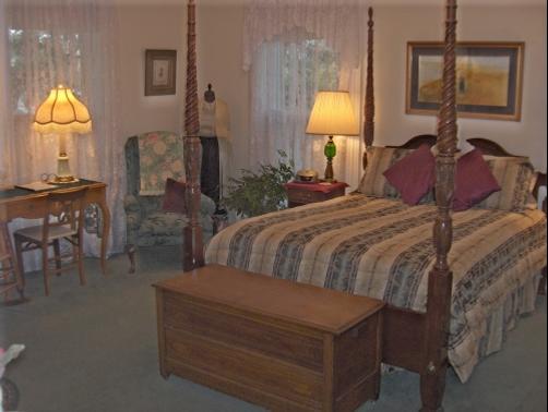 Ruddick-Nugent House - Columbus - Bedroom
