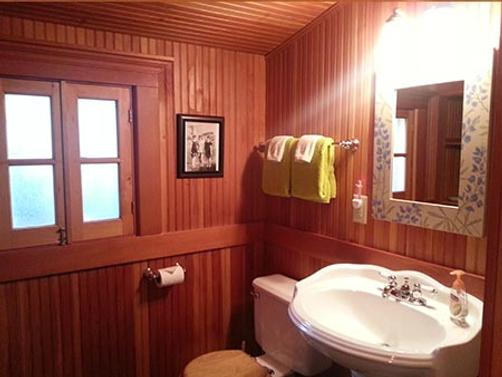 Whistling Winds Motel - Lincoln City - Bathroom
