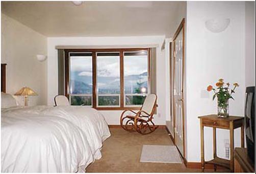 Inn at Mt. Baker - Deming - Bedroom