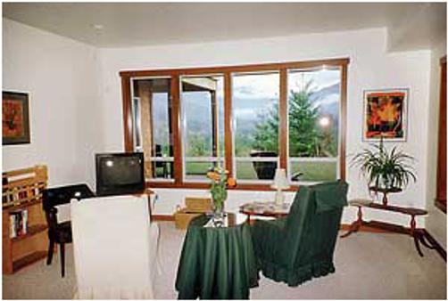 Inn at Mt. Baker - Deming - Living room