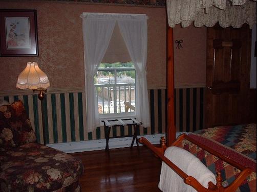 The Perry House Bed & Breakfast - Banner Elk - Bedroom
