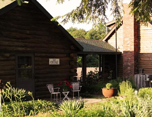 Anatolian Inn - Freeburg - Building