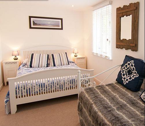 The Purbeck Vineyard - Guest House - Corfe Castle - Bedroom