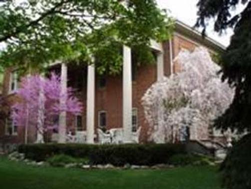 The Queen's Residence - Ypsilanti