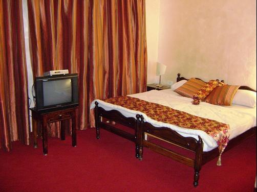 Riviera Hotel - Amman - Bedroom