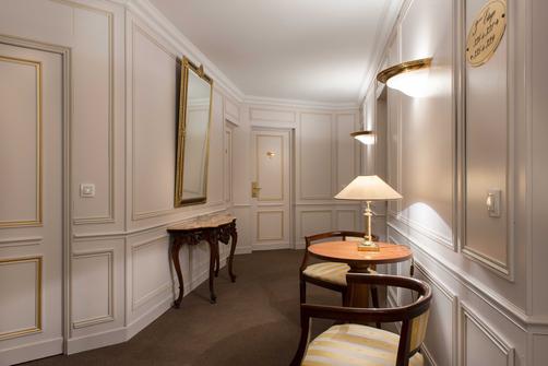 Princesse Caroline - Paris - Stairs