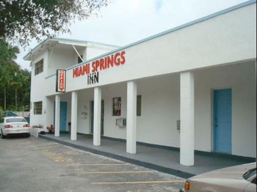 Miami Springs Inn - Miami Springs - Building