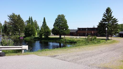 Bear Paw Inn - Michigamme