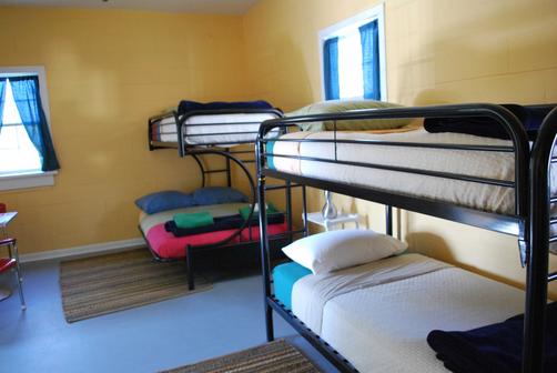Alexander House Inn & Hostel - Charlottesville