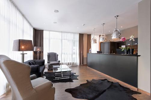 Tryp by Wyndham Bremen Airport - Bremen - Lobby