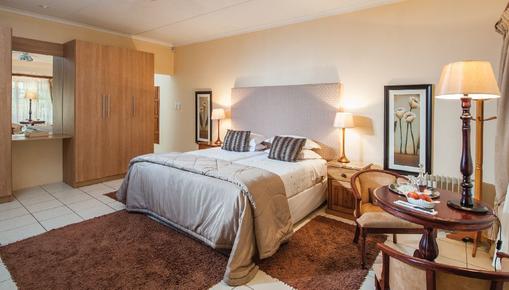 Cosmos Cuisine - Addo - Bedroom