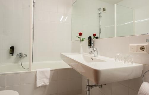 Am Neutor Hotel Salzburg Zentrum - Salzburg - Bathroom