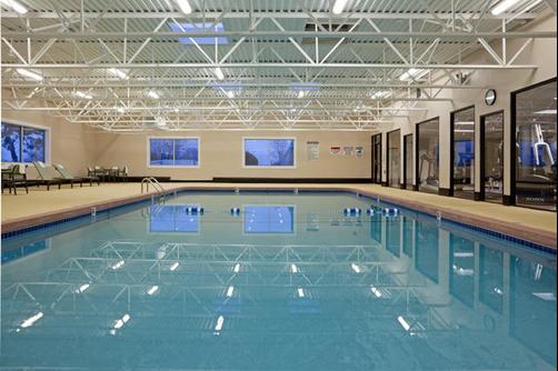 Holiday Inn Plattsburgh (Adirondack Area) - Plattsburgh - Pool