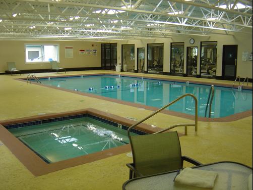 Holiday Inn Plattsburgh (Adirondack Area) - Plattsburgh - Pool