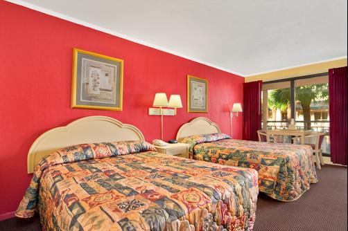 Super 8 Myrtle Beach Ocean Boulevard - Myrtle Beach - Bedroom