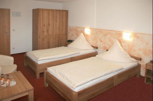 Hotel Restaurant Flora - Dormagen - Bedroom