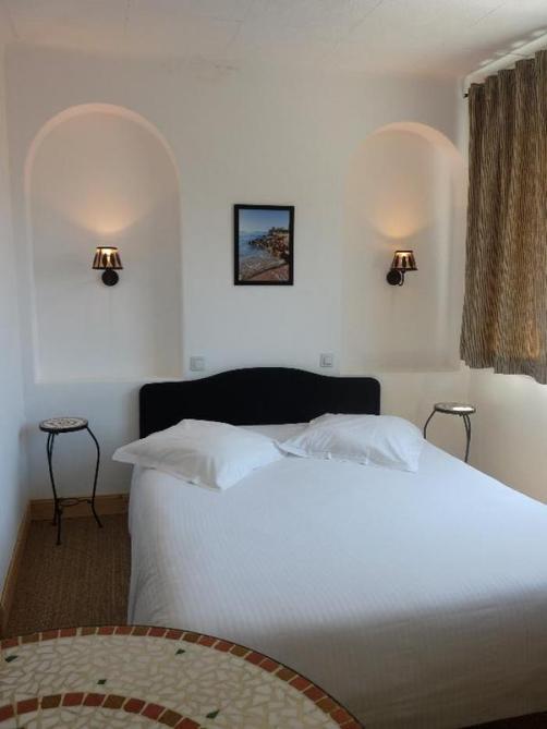 Hôtel L'Oustaou - Le Lavandou - Bedroom