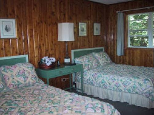 Bayview Motel - Ashland - Bed