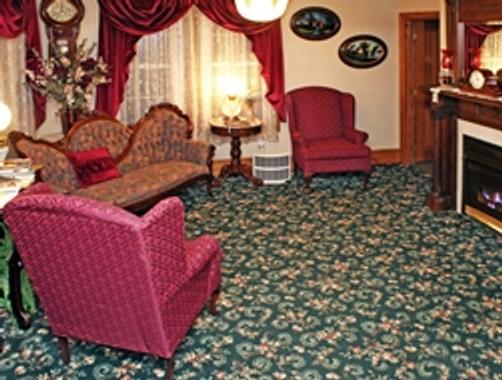 Magnolia House - Beach Haven - Living room