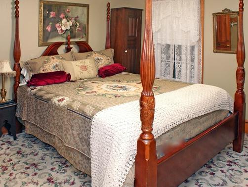 Magnolia House - Beach Haven - Bed