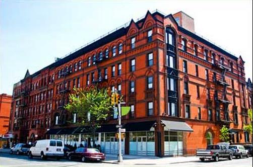 L Hostels - New York - Building