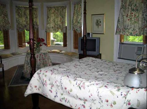 Stonegate Mansion - Great Barrington - Bedroom