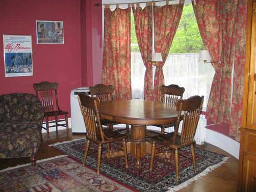 Stonegate Mansion - Great Barrington - Living room