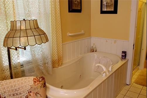 Angel Of The Morning Bed and Breakfast - Jim Thorpe - Bathroom