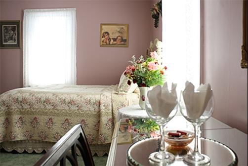 Angel Of The Morning Bed and Breakfast - Jim Thorpe - Bedroom