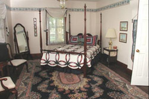 Ashley's Island House - Put in Bay - Bedroom