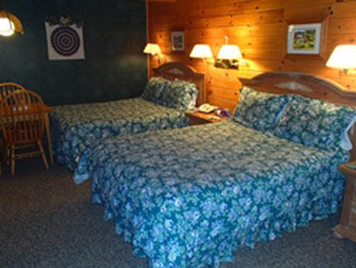 Fields of Home - Millersburg - Bedroom