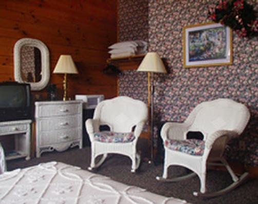 Fields of Home - Millersburg - Bedroom