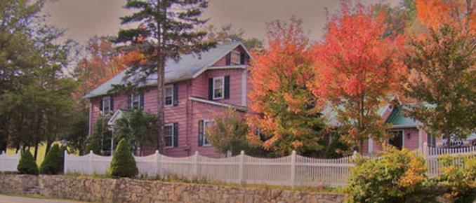 The Banner Elk Inn -- B&B, Cottages and Cabins - Banner Elk - Building