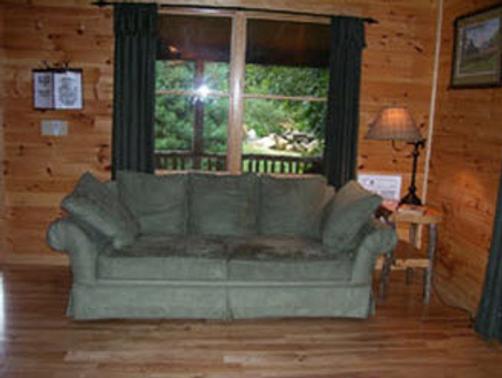 The Banner Elk Inn -- B&B, Cottages and Cabins - Banner Elk - Living room