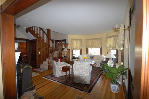 Sinclair Inn Bed & Breakfast - Underhill - Living room