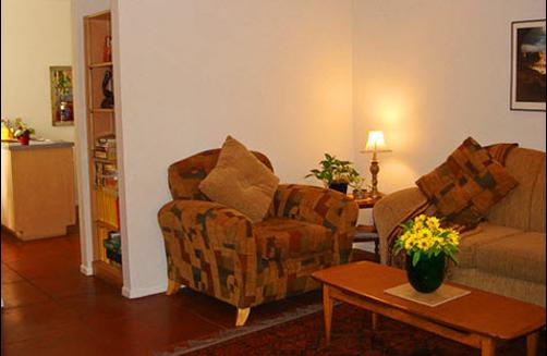 Peppertrees Bed and Breakfast Inn - Tucson - Living room