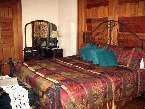 Baker St. Harbour Waterfront Bed & Breakfast - Granbury - Bedroom