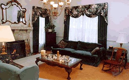 Strickland Arms Bed And Breakfast - Austin - Living room