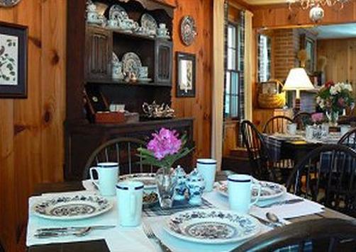 Colonial Pines Inn Bed And Breakfast - Highlands - Restaurant