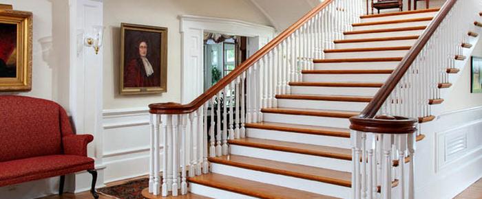 Inn at Warner Hall - Gloucester - Stairs