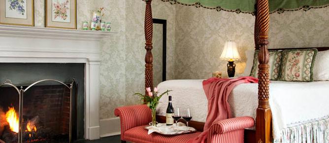 Inn at Warner Hall - Gloucester - Bedroom