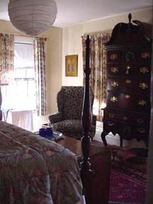 Nolan House - Boston - Bedroom