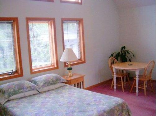 Macarthur House Bed And Breakfast - Grand Marais - Bedroom