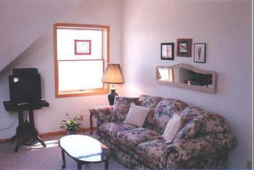 Macarthur House Bed And Breakfast - Grand Marais - Living room