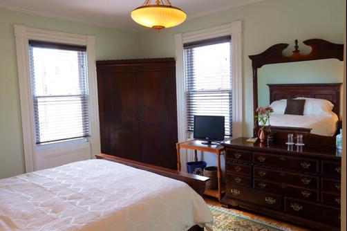 Stepping Stone Inn - Salem - Bedroom