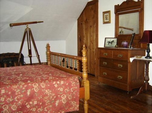 Sunhearth Trails Bed and Breakfast - Roaring Spring - Bedroom
