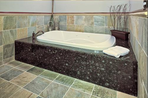 Copperstone Inn - Rockton - Bathroom